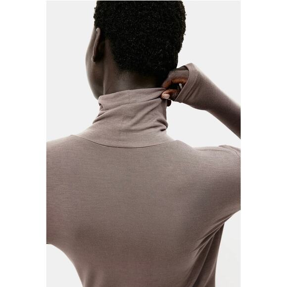 H&M Long Sleeve Turtleneck Soft Jersey Top Brown size XS - Picture 3 of 6